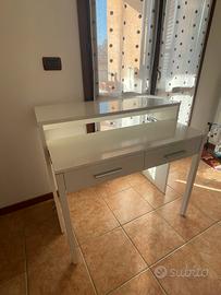 Scrivania richiudibile salvaspazio