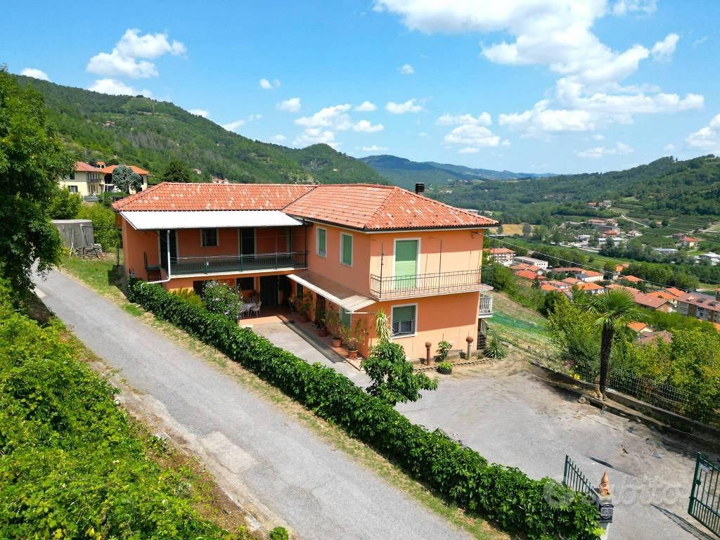 Rustico / Casale di 390 m² con più di 5 locali e b - Vista 2