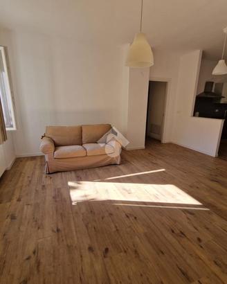 5 LOCALI A VILLAFRANCA D'ASTI