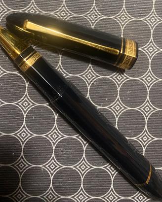 OMAS  360 TRIANGOLARE