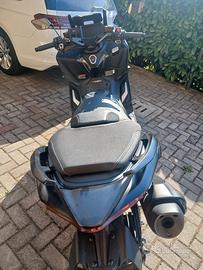 scooter tmax