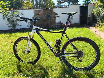 Lee Cougan 26" mountain bike