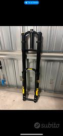 Forcella ohlins DH 38 escursione 200