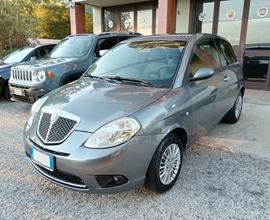 Lancia Ypsilon 1.2 8V 60CV ARGENTO NEOPATENTATI