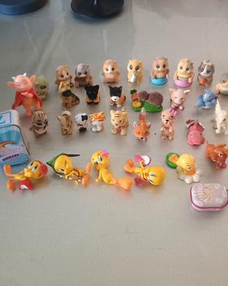 Lotto 26 mini personaggi  sorpresine da collezione
