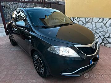 Lancia Ypsilon 1.3 MTJ 95 CAVALLI Mya FULL ENTRA