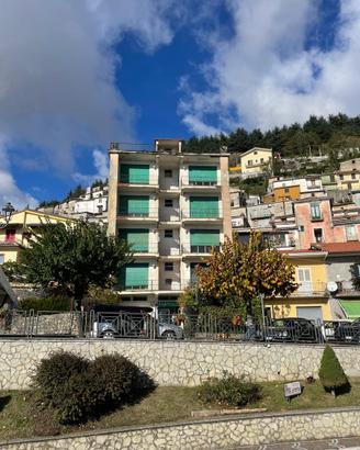 Intero stabile con terrazza panoramica