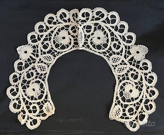 Antico colletto fatto a mano con tombolo