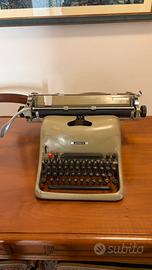 Macchina da scrivere Olivetti Lexicon 80