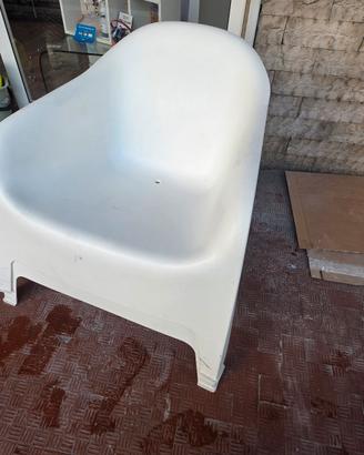 poltroncina in resina 
