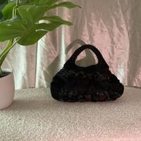 Borsa fatta a mano con ricami di perline