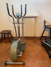 Ellittica Doymo tenuta molto bene