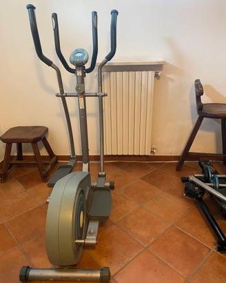 Ellittica Doymo tenuta molto bene