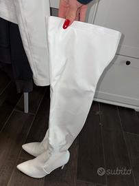 Stivali alti sopra il ginocchio bianchi donna