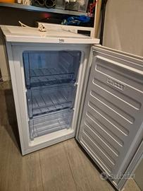 BEKO Congelatore: L 47,5 cm, A 81,8 cm, P 50 cm