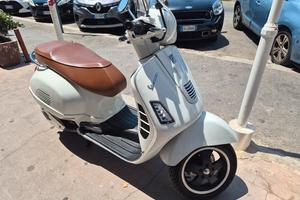vespa 300 gts