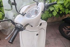 Scooter funzionante  con revisione fino al 2027