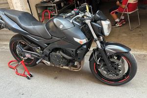 Suzuki gsr 600