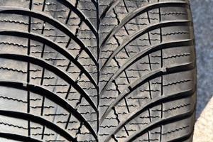2 GOMME 4 STAGIONI GOOD YEAR 245/45 R19 102W