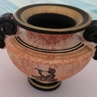 Anfora di ceramica stile  arte greca
