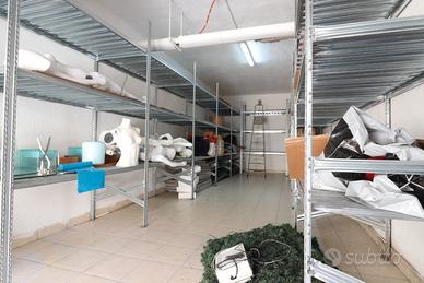 Magazzino/Box Auto