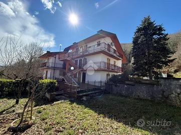 3 LOCALI A PIGLIO