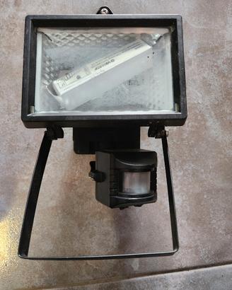 faretto da esterno cn sensore