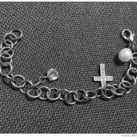 Braccialetto metallo con pendenti