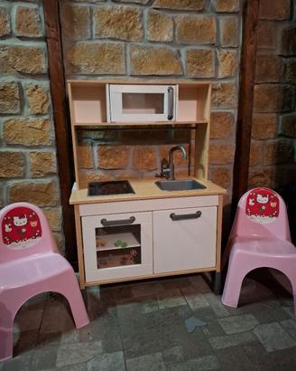Cucina giocattolo IKEA con accessori