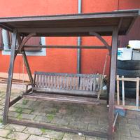 dondolo da giardino e panca