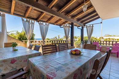 Capilungo, VILLA FRONTE MARE DA 10 A 16 POSTI
