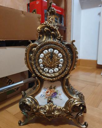 OROLOGIO DA TAVOLO in bronzo dorato - anni 40