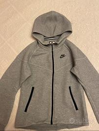 Nike Tech grigia