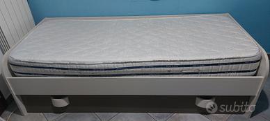  2 letti a scomparsa  con materassi e rete inclusi