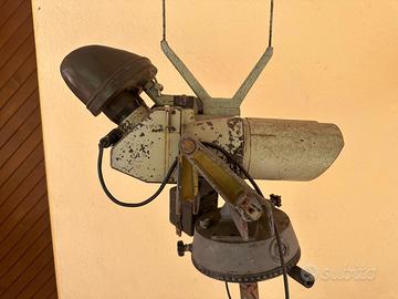 Binocolo militare