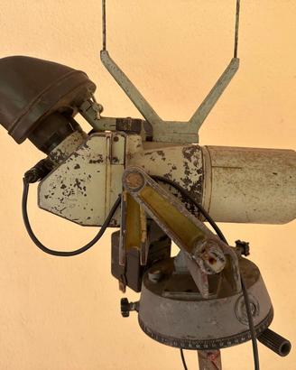 Binocolo militare