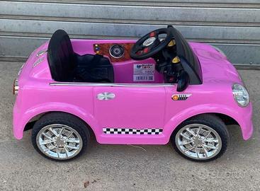 Auto elettrica da bambina