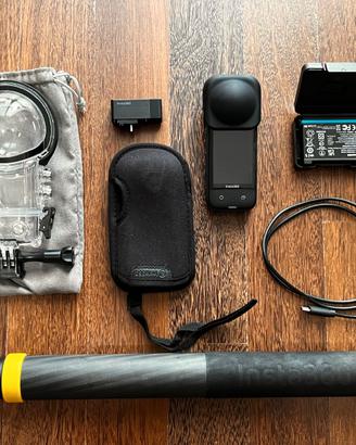 Insta360 X3 360°- 2 Batterie + SD 64GB + Accessori