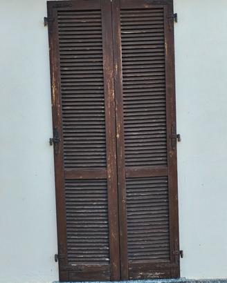 Ante persiane di legno