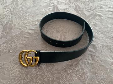 Cintura Gucci GG Marmont in pelle nera