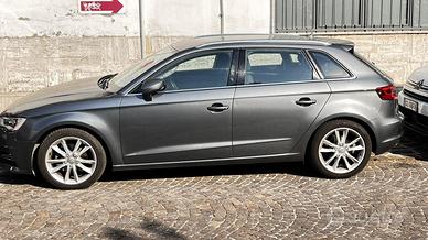 AUDI A3 Sport back Ambition TDI 105 CV
