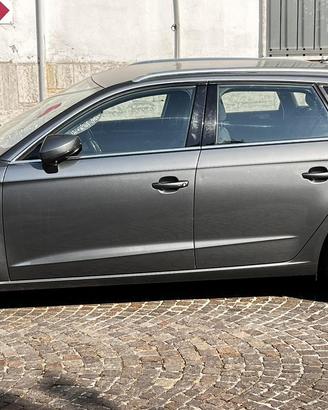 AUDI A3 Sport back Ambition TDI 105 CV