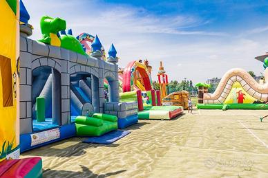 Gioco gonfiabile usato per bambini - casetta