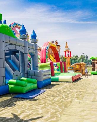 Gioco gonfiabile usato per bambini - casetta