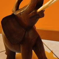 scultura elefante in legno massiccio 