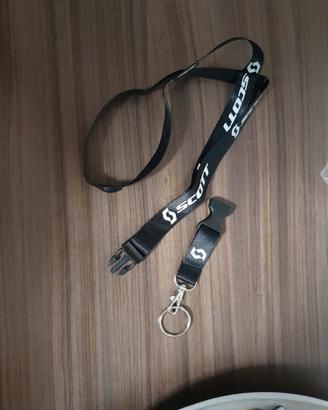 porta distintivo cellulare chiavi scott