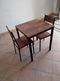 tavolo con sedie 