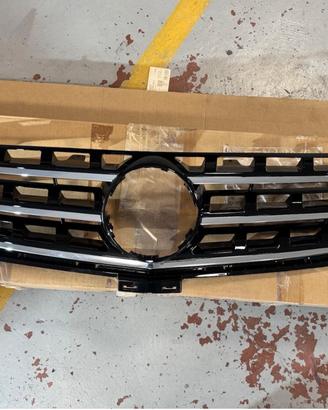 Griglia anteriore Mercedes ML W116 2011-2015