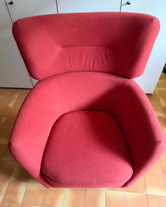 Poltrona con poggiapiedi contenitore
