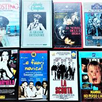8 Film VHS in custodie originali solo in blocco
